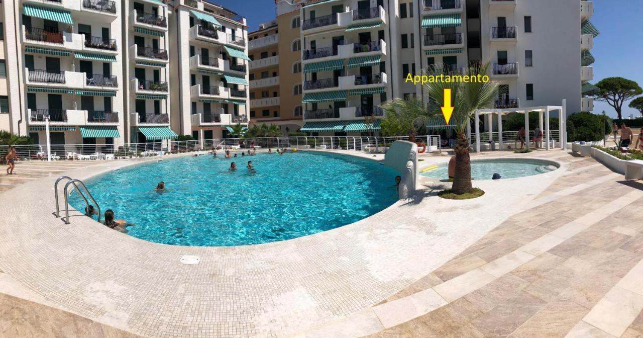 Residence El Palmar Fronte Mare, Fronte Spiaggia Lido di Jesolo Exterior foto