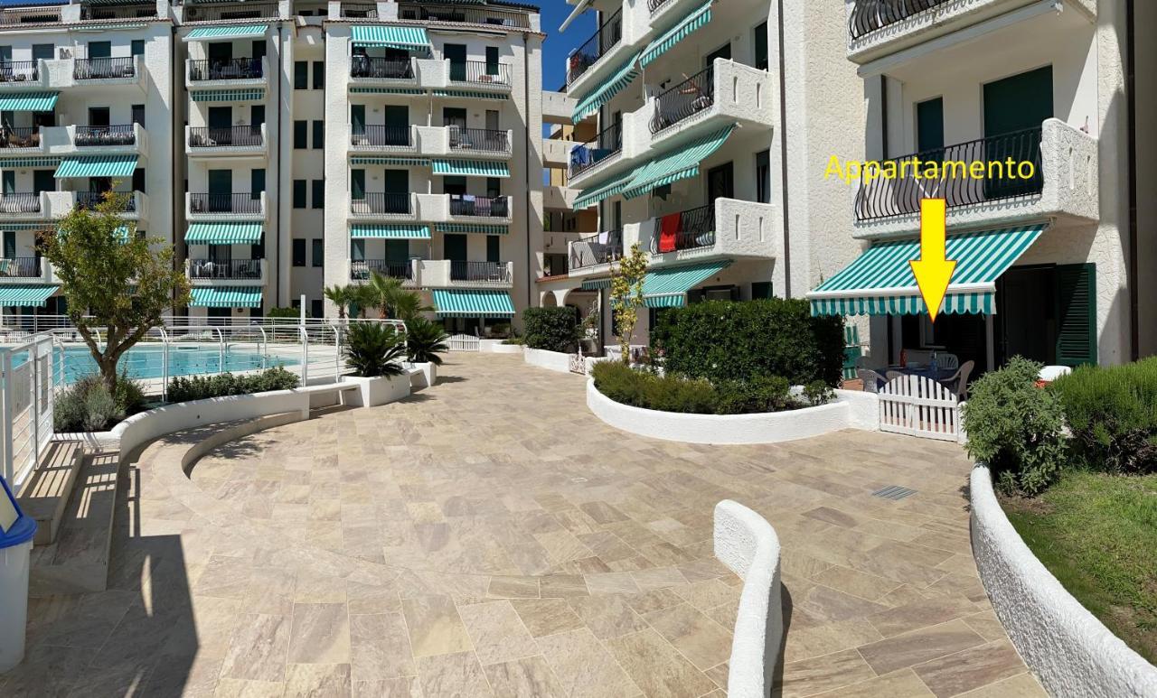 Residence El Palmar Fronte Mare, Fronte Spiaggia Lido di Jesolo Exterior foto