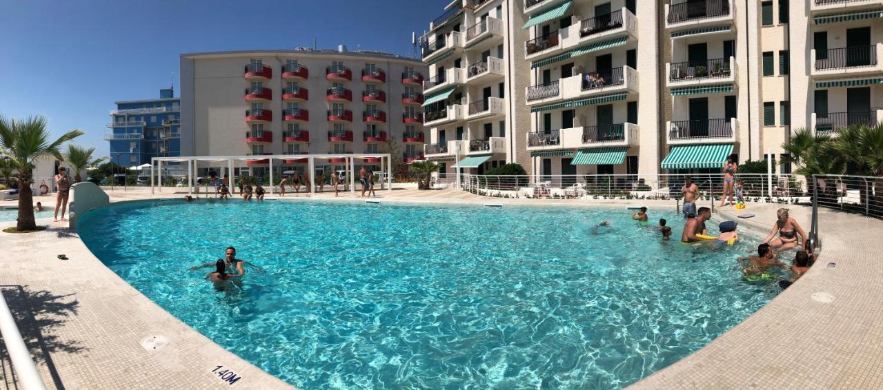 Residence El Palmar Fronte Mare, Fronte Spiaggia Lido di Jesolo Exterior foto